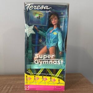 Mattel Friends of Barbie Teresa Super Gymnast Balance Beam Doll 2001 New in box